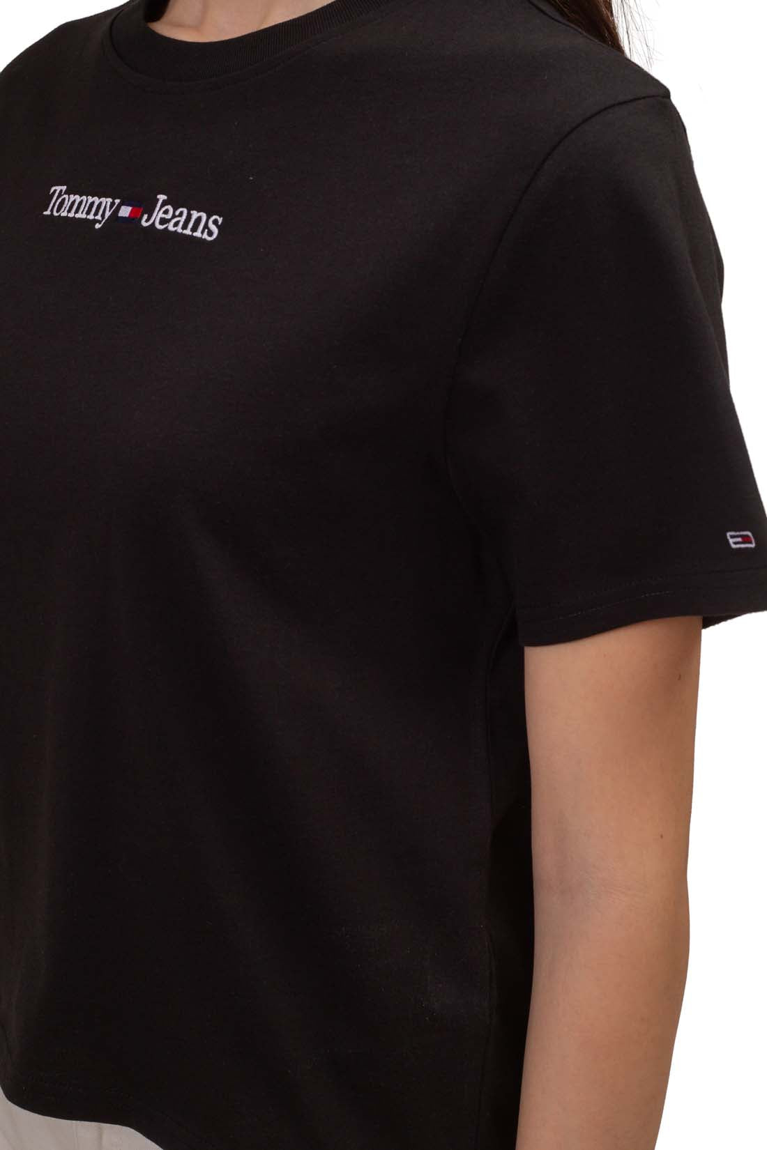 TOMMY JEANS – Boxy T-Shirt für Damen mit linearem Logo