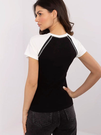 The women's T-shirt in a casual style -2